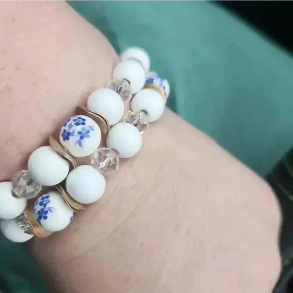 White and blue bead bracelets (3) stretchy - Picture 6 of 9